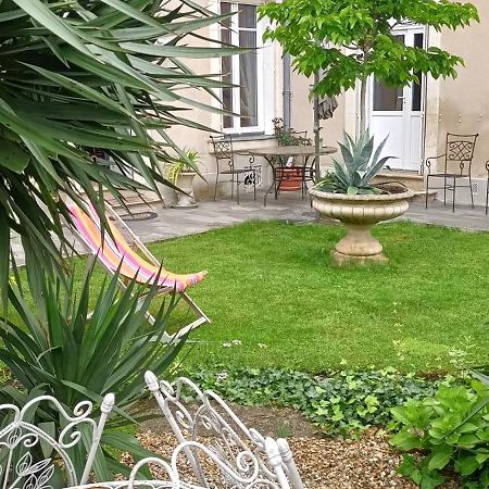 Agreables Chambres D'Hotes Pres Du Centre Ville Avec Jardin Le Mans Bagian luar foto