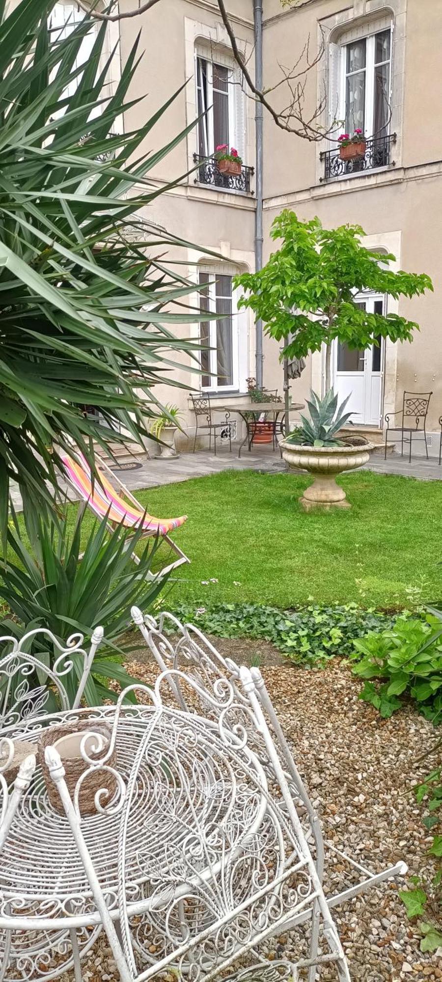 Agreables Chambres D'Hotes Pres Du Centre Ville Avec Jardin Le Mans Bagian luar foto