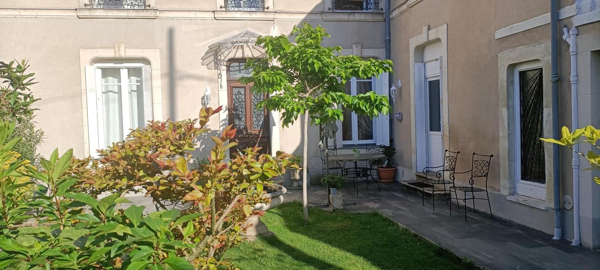 Agreables Chambres D'Hotes Pres Du Centre Ville Avec Jardin Le Mans Bagian luar foto
